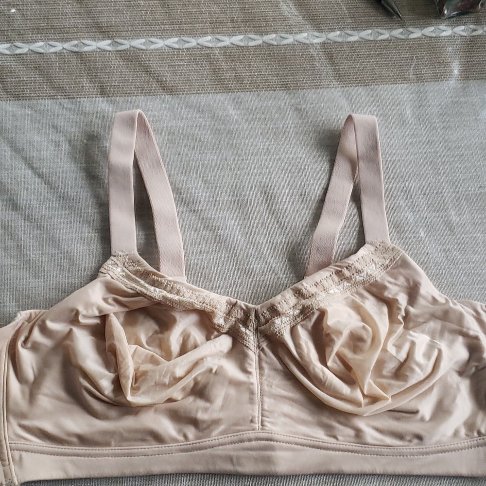 Wacoal wire free beige lined bra